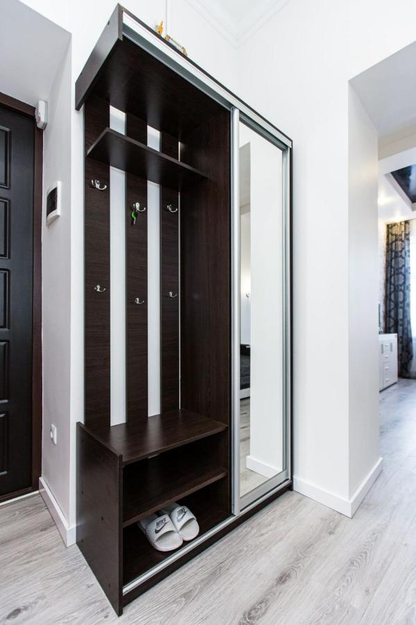Ferienwohnung Однокомнатная Форум-Центр Lemberg Exterior foto