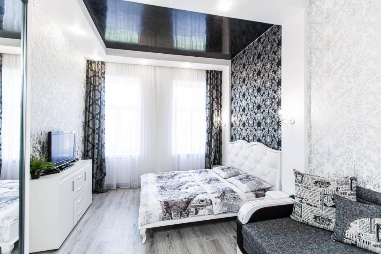 Ferienwohnung Однокомнатная Форум-Центр Lemberg Exterior foto
