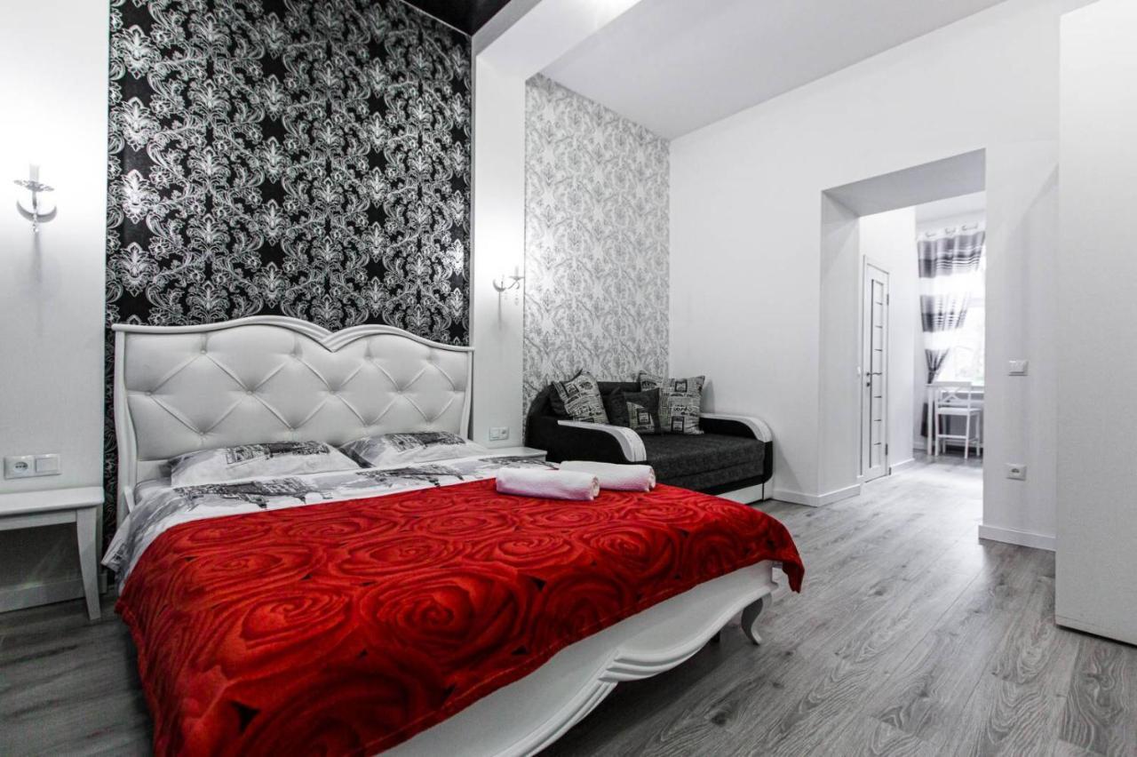 Ferienwohnung Однокомнатная Форум-Центр Lemberg Exterior foto