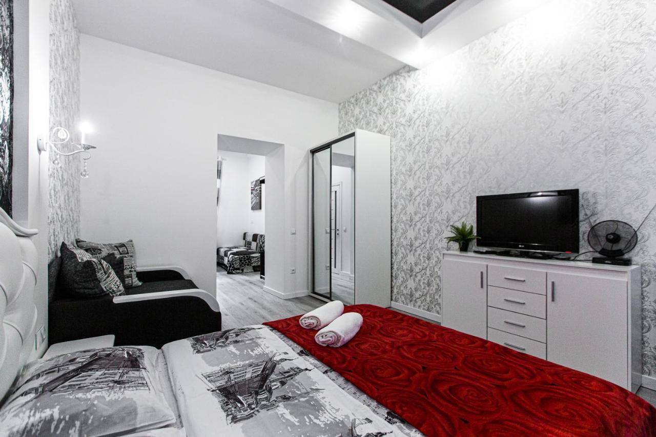 Ferienwohnung Однокомнатная Форум-Центр Lemberg Exterior foto