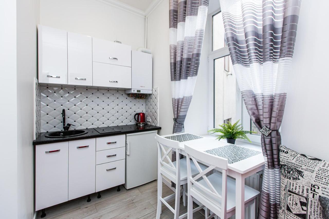 Ferienwohnung Однокомнатная Форум-Центр Lemberg Exterior foto