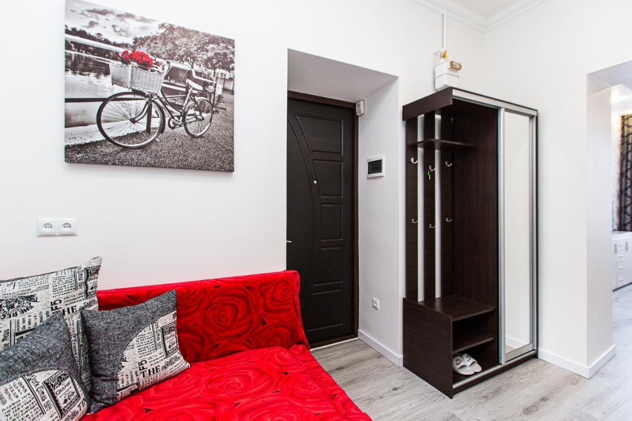 Ferienwohnung Однокомнатная Форум-Центр Lemberg Exterior foto